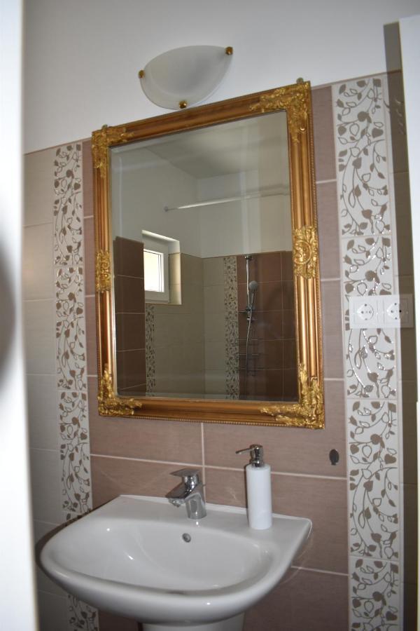 Lívia Apartman Hévíz Esterno foto